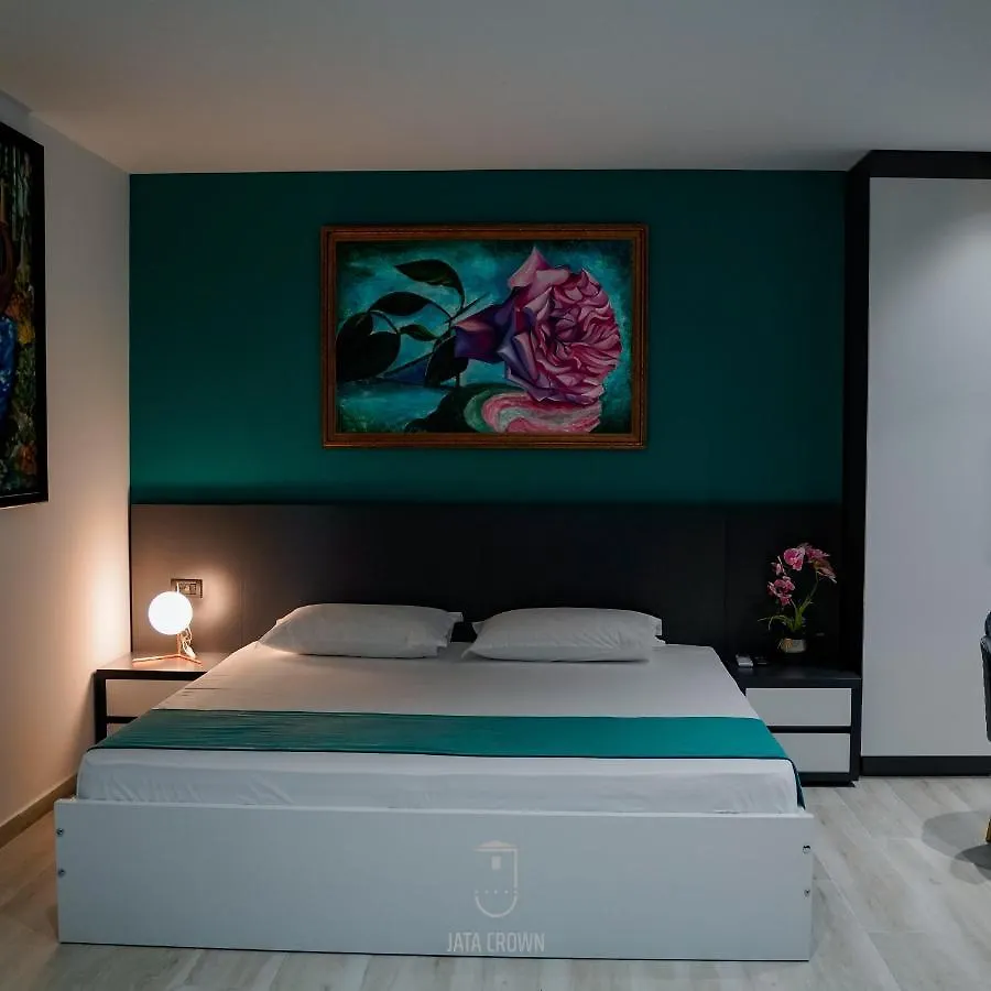 Jata Crown Hotel Tiran