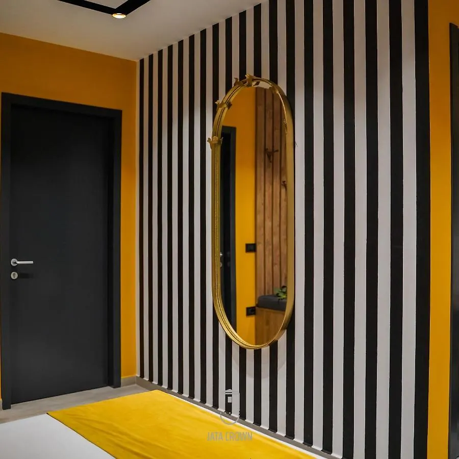 Jata Crown Hotel تيرانا