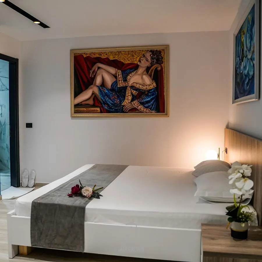 Jata Crown Hotel تيرانا