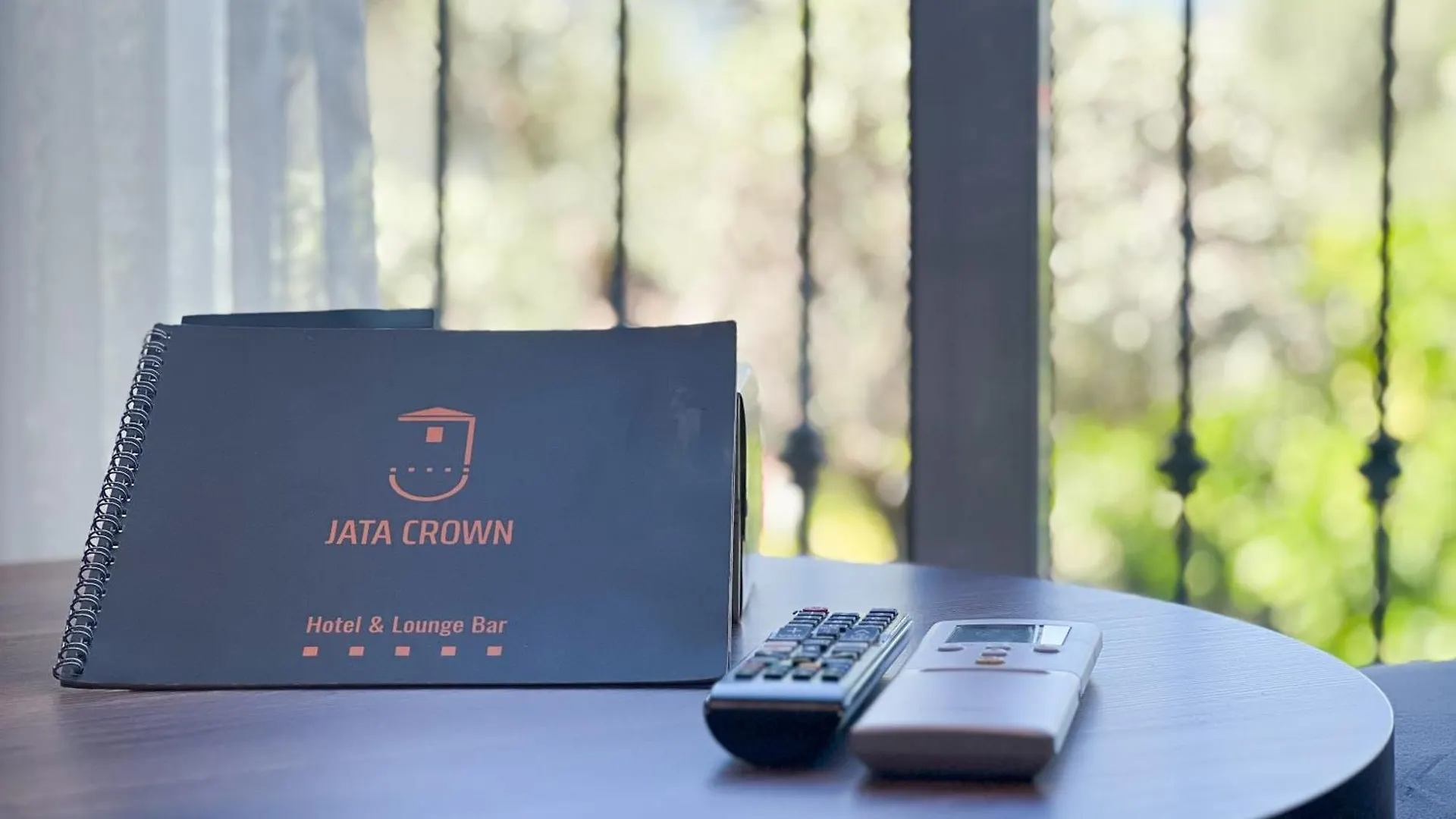 Jata Crown Hotel تيرانا