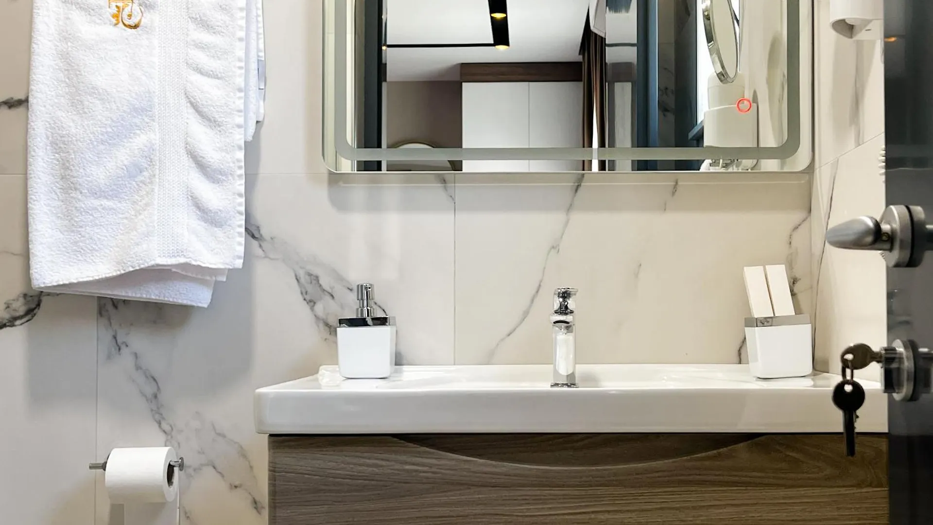 Jata Crown Hotel Tiran 3*,  Arnavutluk