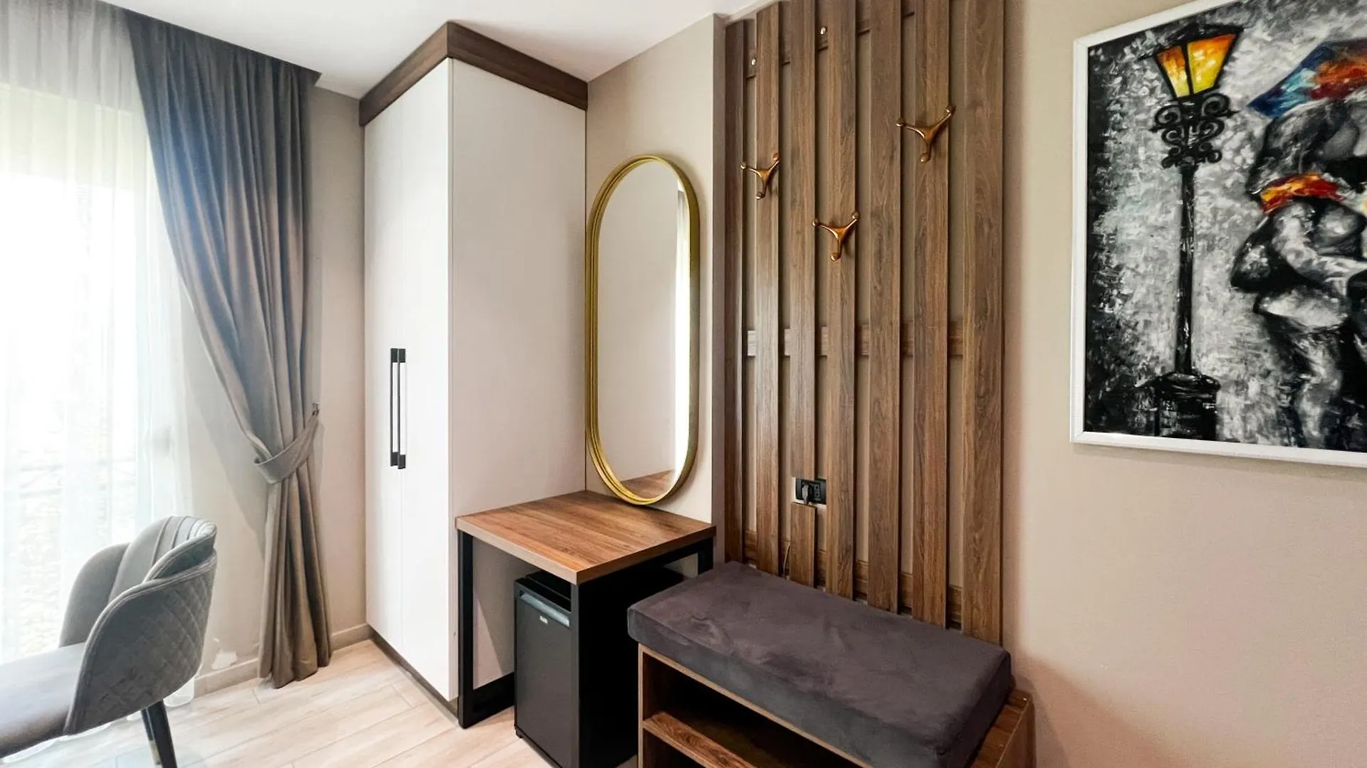 Jata Crown Hotel تيرانا
