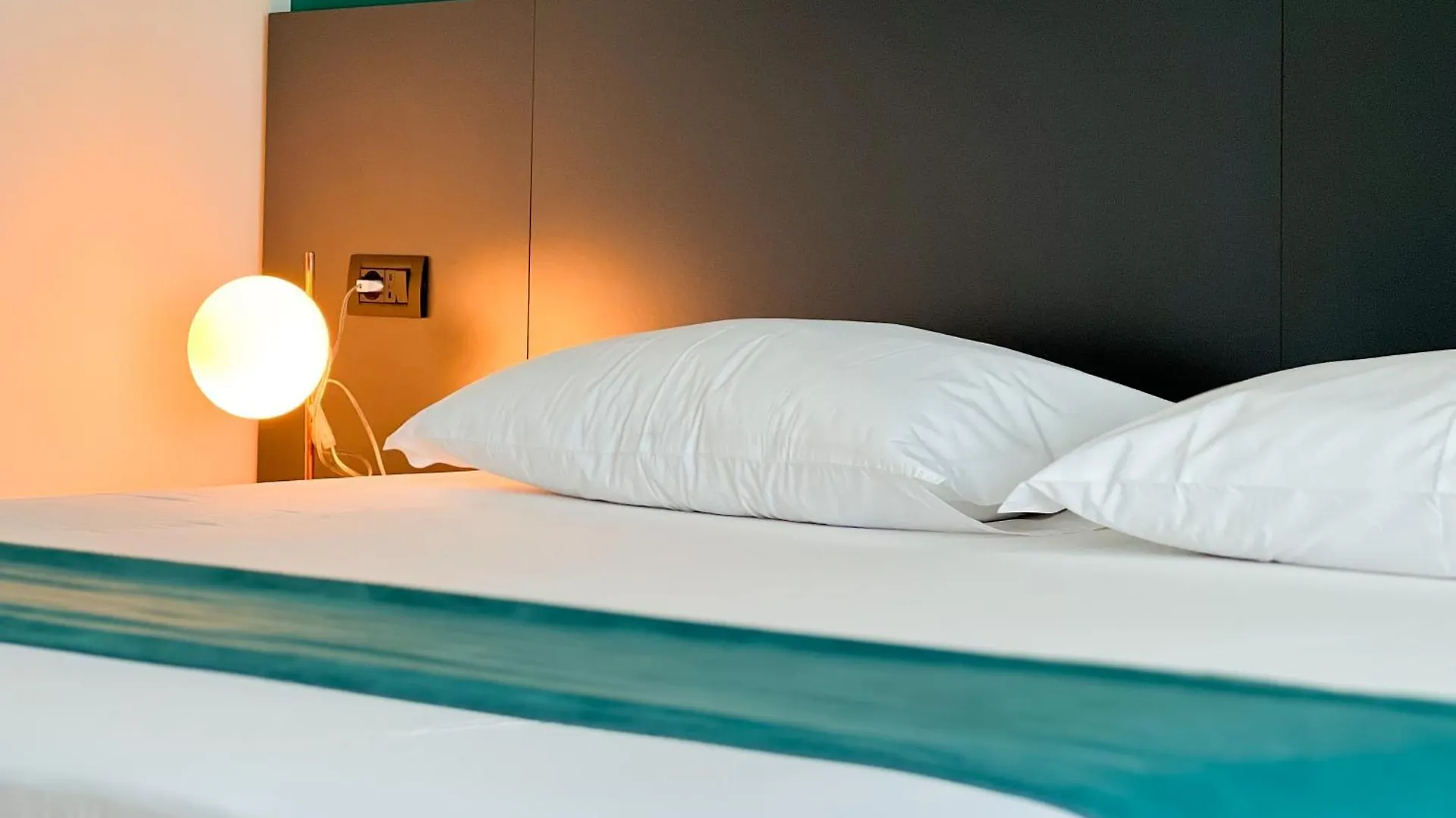 Jata Crown Hotel تيرانا