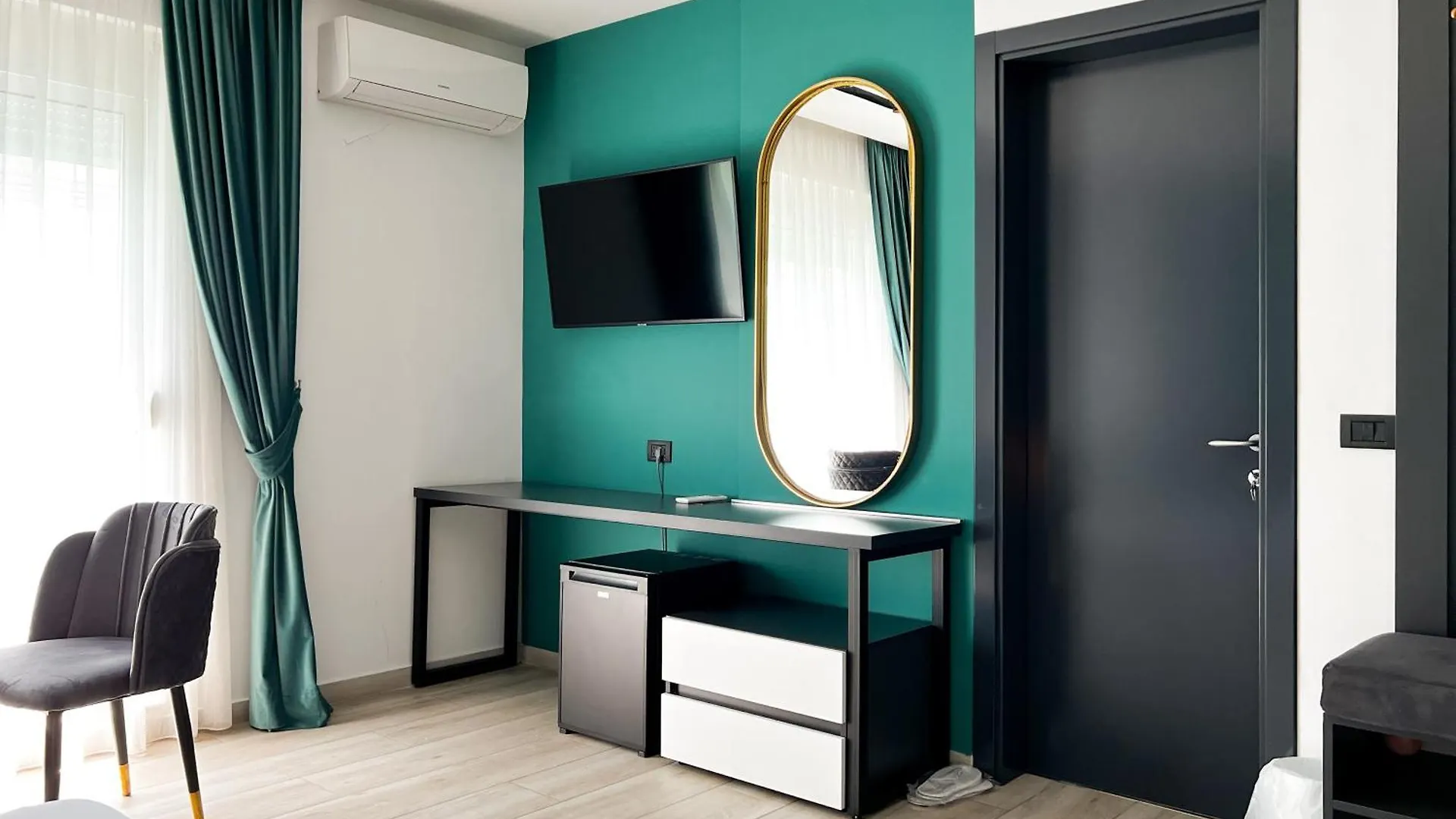 ***  Jata Crown Hotel Tiran Arnavutluk
